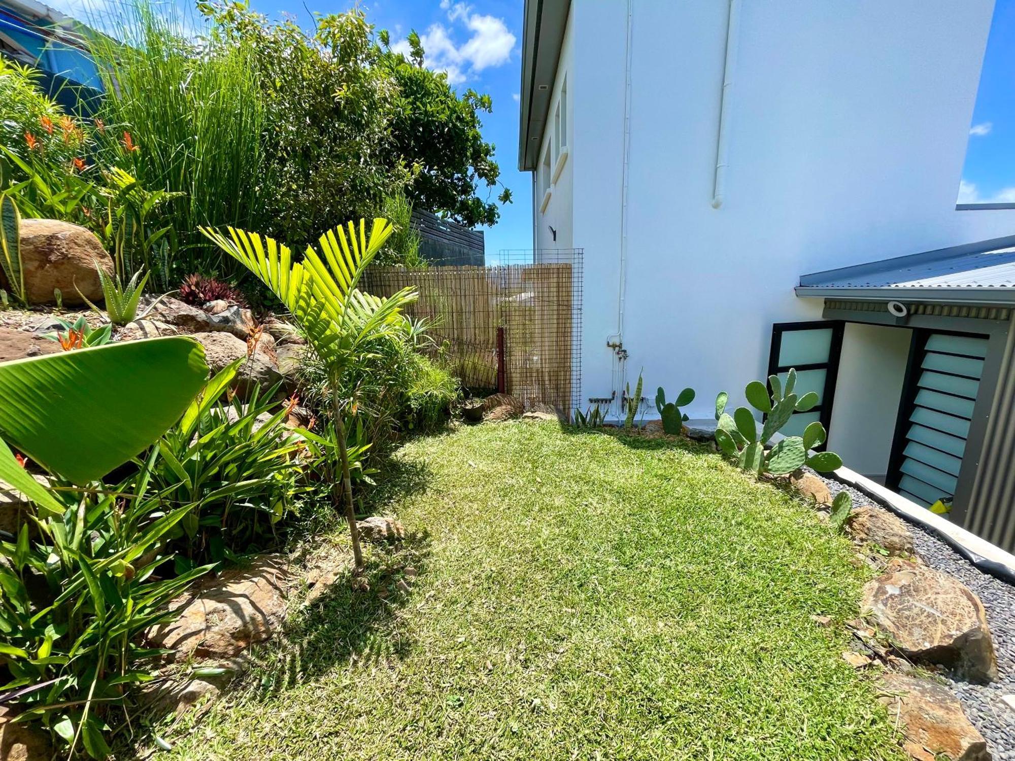 Aloes - Villa Salba. Panoramic View. L'Etang-Sale Exterior photo
