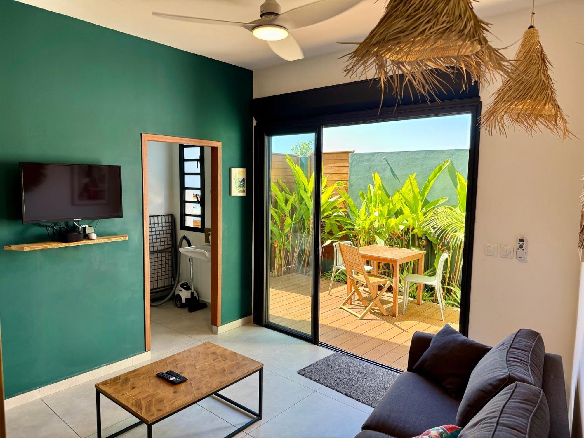 Aloes - Villa Salba. Panoramic View. L'Etang-Sale Exterior photo