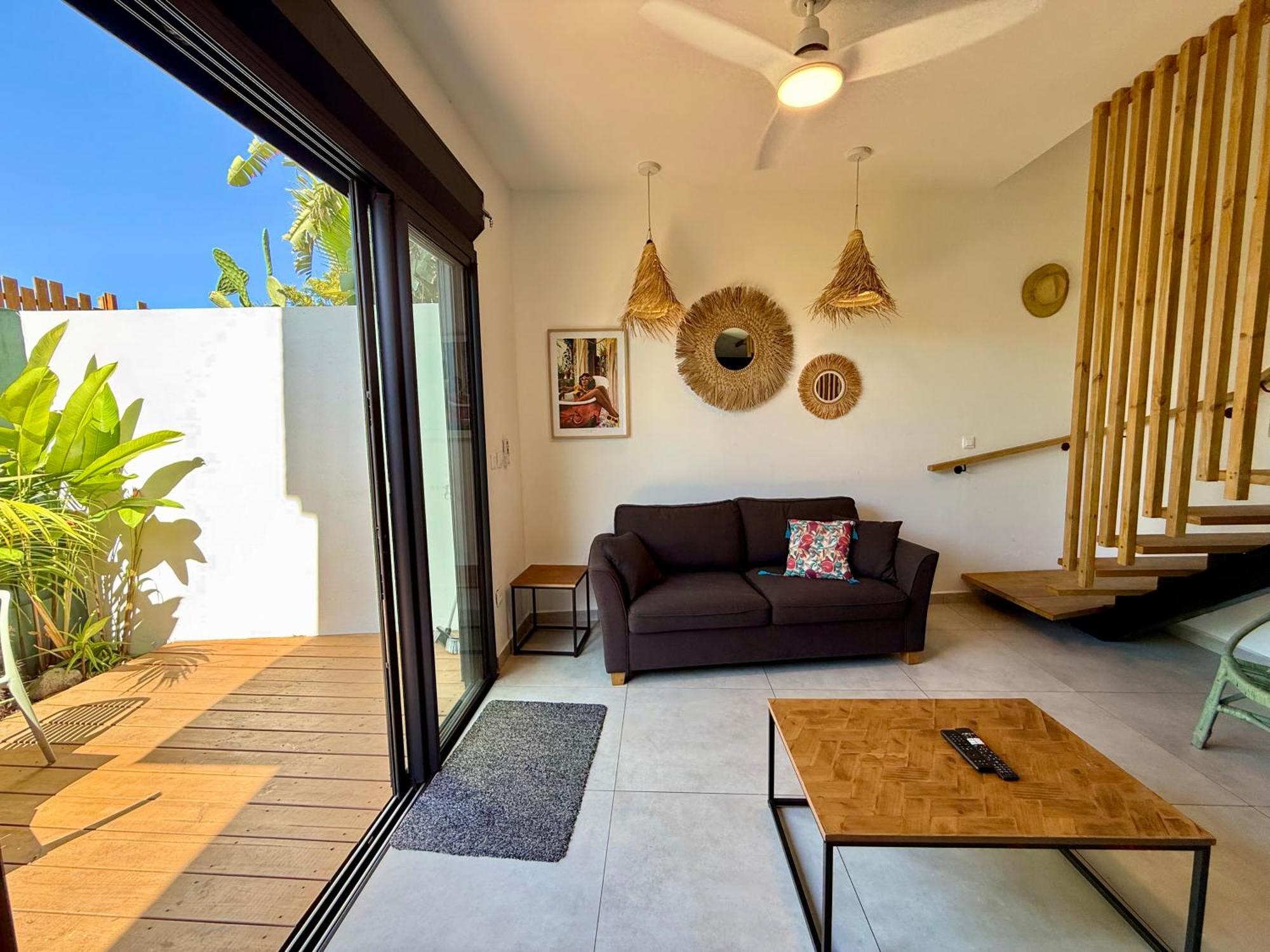 Aloes - Villa Salba. Panoramic View. L'Etang-Sale Exterior photo