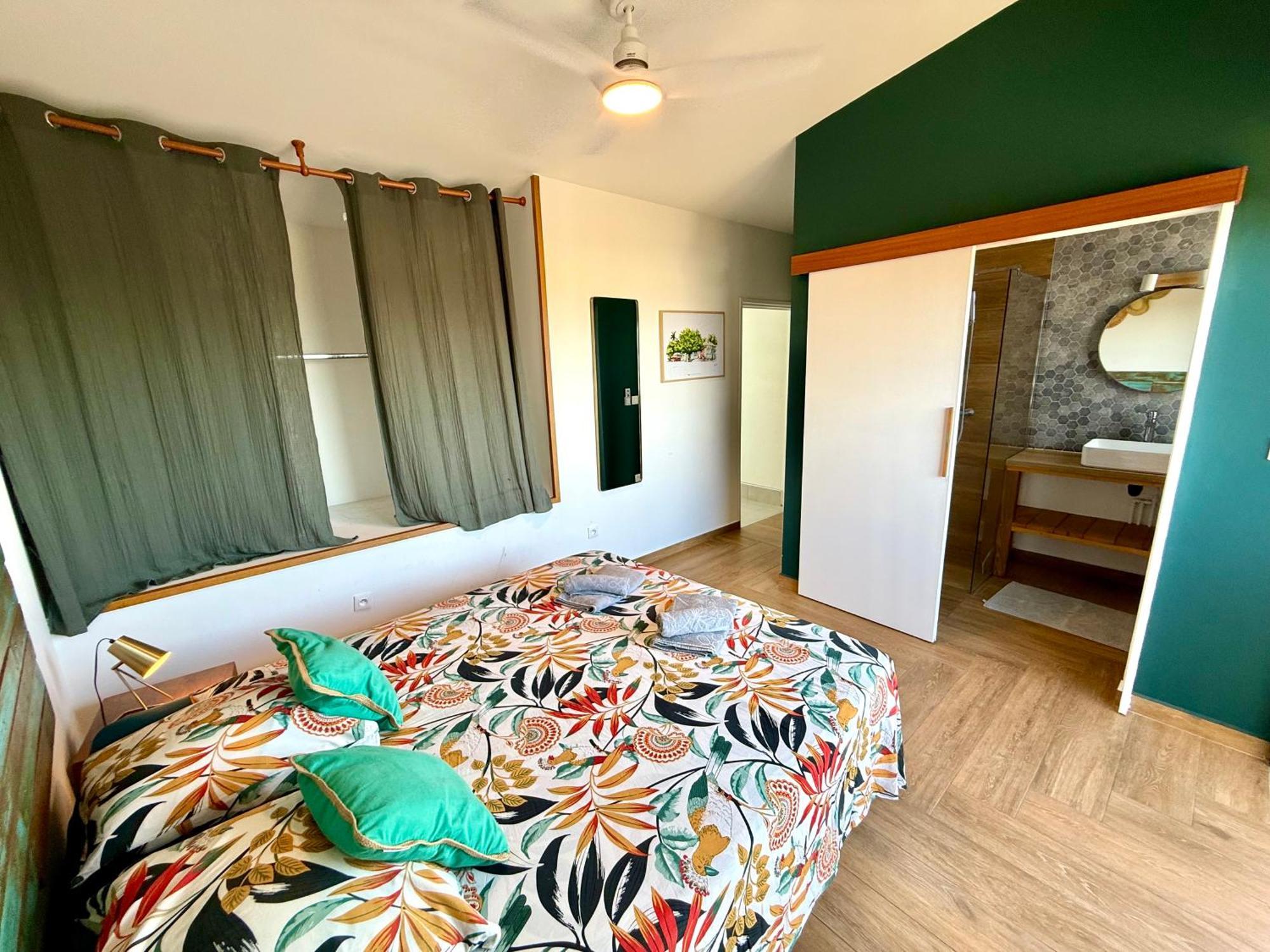Aloes - Villa Salba. Panoramic View. L'Etang-Sale Exterior photo